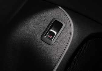 Подержанный автомобиль Audi Q5 2012 года (17 фото)