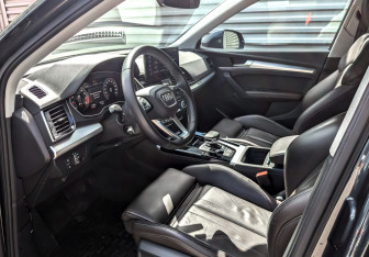 Подержанный автомобиль Audi Q5 2021 года (16 фото)