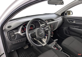 Подержанный автомобиль Kia Rio Sedan 2021 года (15 фото)