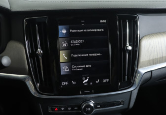 Подержанный автомобиль Volvo S90 2021 года (17 фото)