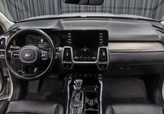 Подержанный автомобиль Kia Sorento 2020 года (13 фото)