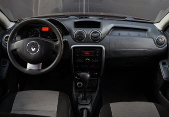 Подержанный автомобиль Renault Duster 2013 года (10 фото)