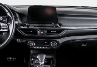Подержанный автомобиль Kia Cerato Sedan 2020 года (13 фото)