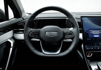 Новый Geely Atlas 2025 (15 фото)