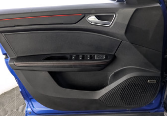 Подержанный автомобиль Renault Arkana 2021 года (19 фото)