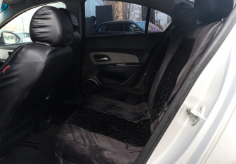 Подержанный автомобиль Chevrolet Cruze Sedan 2011 года (10 фото)