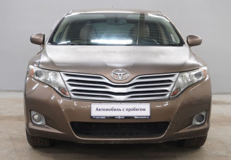 Подержанный автомобиль Toyota Venza 2009 года (2 фото)