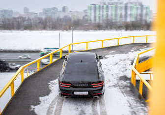 Подержанный автомобиль Genesis G80 2021 года (8 фото)
