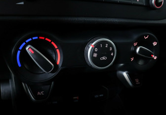 Подержанный автомобиль Kia Rio Hatchback 2021 года (12 фото)