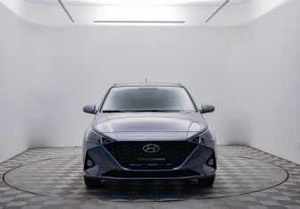 Подержанный автомобиль Hyundai Solaris Sedan 2020 года (2 фото)
