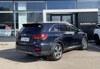 Подержанный автомобиль Kia Sorento 2018 года (5 фото)