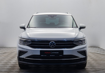 Подержанный автомобиль Volkswagen Tiguan 2021 года (8 фото)