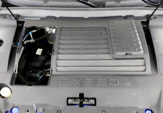 Подержанный автомобиль Exeed LX 2022 года (9 фото)