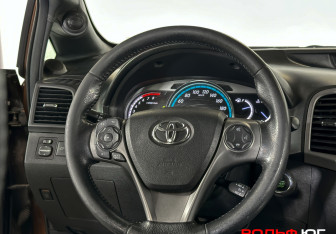 Подержанный автомобиль Toyota Venza 2013 года (13 фото)