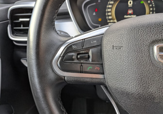 Подержанный автомобиль Geely Coolray 2023 года (25 фото)