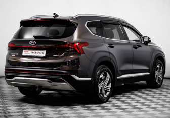 Подержанный автомобиль Hyundai Santa Fe 2021 года (5 фото)