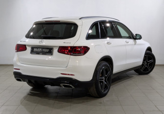 Подержанный автомобиль Mercedes-Benz GLC Coupe 2021 года (15 фото)