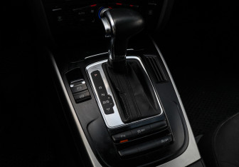 Подержанный автомобиль Audi A4 Sedan 2012 года (18 фото)
