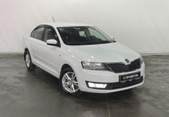 Подержанный автомобиль Skoda Rapid Liftback 2015 года (3 фото)