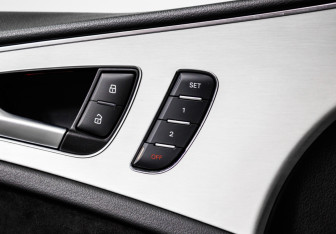 Подержанный автомобиль Audi A6 Sedan 2014 года (17 фото)