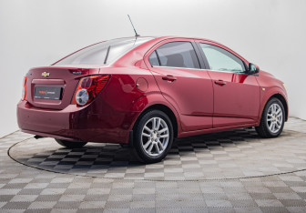 Подержанный автомобиль Chevrolet Aveo Sedan 2013 года (5 фото)