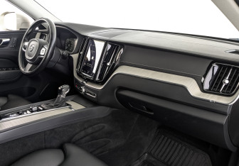 Подержанный автомобиль Volvo XC60 2021 года (13 фото)