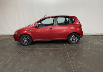 Подержанный автомобиль Chevrolet Aveo Hatchback 2007 года (8 фото)