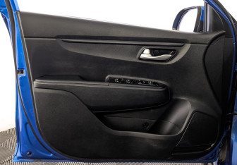 Подержанный автомобиль Kia Rio Hatchback 2019 года (18 фото)