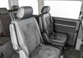 Подержанный автомобиль Volkswagen Multivan 2019 года (27 фото)