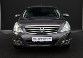 Подержанный автомобиль Nissan Teana 2010 года (2 фото)
