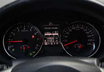 Подержанный автомобиль Nissan Qashqai 2012 года (15 фото)