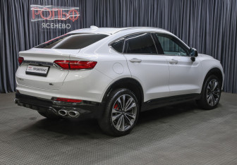 Подержанный автомобиль Geely Tugella 2023 года (5 фото)