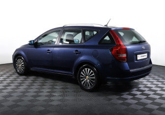 Подержанный автомобиль Kia Ceed Wagon 2010 года (7 фото)
