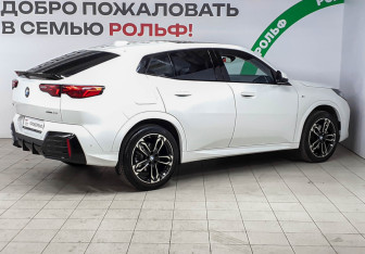 Подержанный автомобиль BMW X2 2024 года (4 фото)