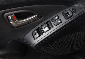 Подержанный автомобиль Hyundai ix35 2010 года (17 фото)