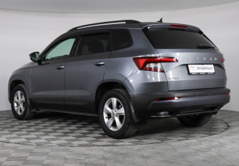 Подержанный автомобиль Skoda Karoq 2021 года (7 фото)