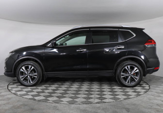 Подержанный автомобиль Nissan X-Trail 2018 года (8 фото)