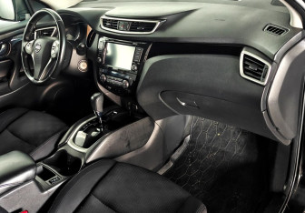 Подержанный автомобиль Nissan Qashqai 2018 года (10 фото)