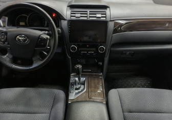 Подержанный автомобиль Toyota Camry Sedan 2013 года (11 фото)