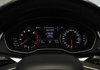 Подержанный автомобиль Audi Q5 2017 года (13 фото)