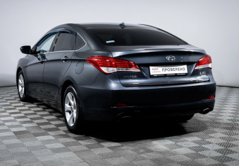 Подержанный автомобиль Hyundai i40 Sedan 2013 года (7 фото)