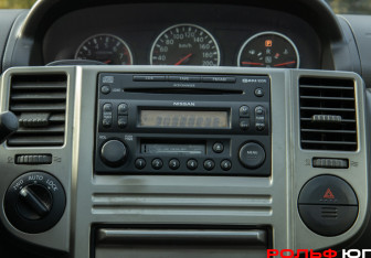 Подержанный автомобиль Nissan X-Trail 2006 года (14 фото)