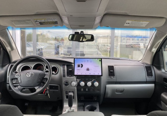 Подержанный автомобиль Toyota Tundra 2010 года (11 фото)
