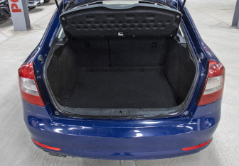 Подержанный автомобиль Skoda Octavia Liftback 2011 года (10 фото)