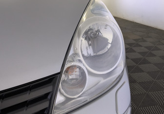 Подержанный автомобиль Nissan Note 2013 года (11 фото)