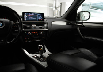 Подержанный автомобиль BMW X3 2012 года (22 фото)