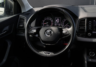 Подержанный автомобиль Skoda Karoq 2021 года (11 фото)