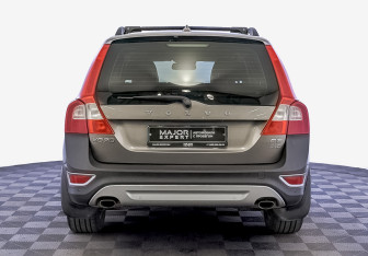 Подержанный автомобиль Volvo XC70 2011 года (6 фото)