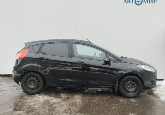 Подержанный автомобиль Ford Fiesta Hatchback 2016 года (4 фото)