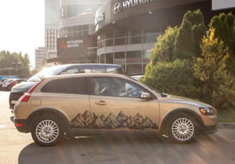 Подержанный автомобиль Volvo C30 2007 года (3 фото)